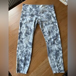 Athleta marbled/ Gray Tie-Dye Leggings